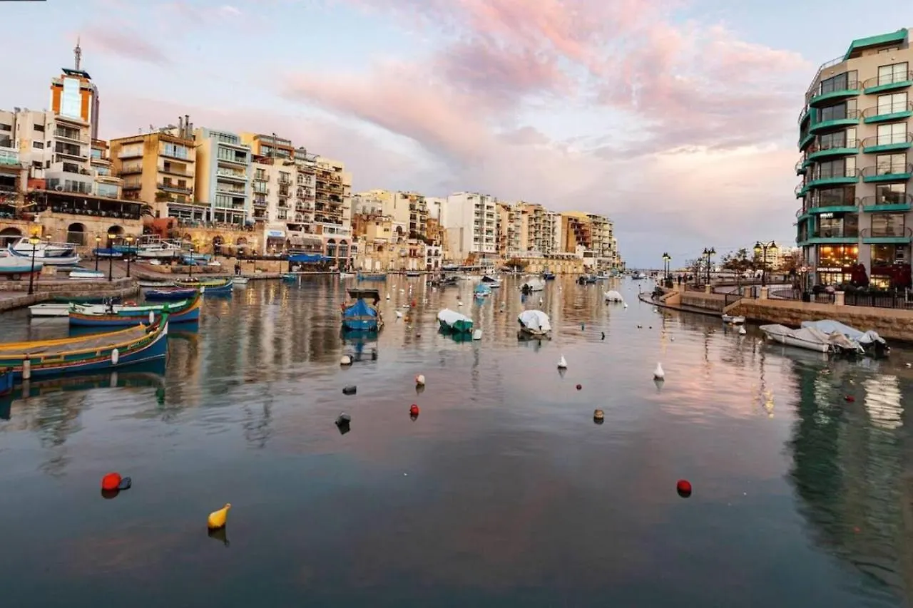Remarkable 2-Bed Apartment In St Julians Saint Julian's 0*,  Malta
